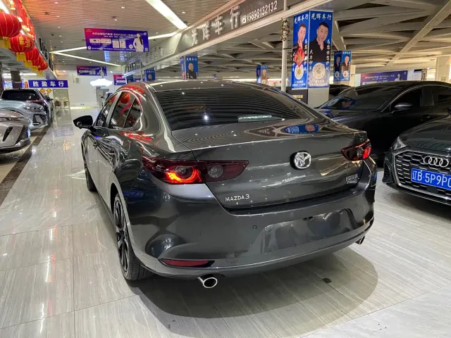 Mazda Axela — Фото автомобиля 6