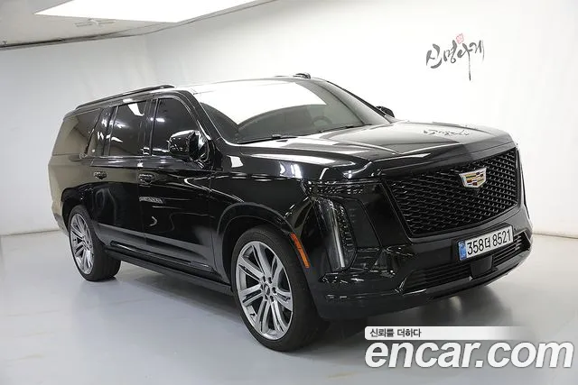 Cadillac Escalade 5th Gen — Фото автомобиля 2