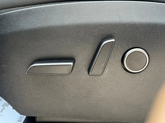 Tesla Model Y — Фото автомобиля 20