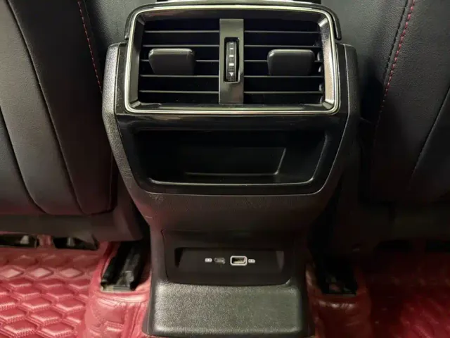 Skoda Karoq — Фото автомобиля 16