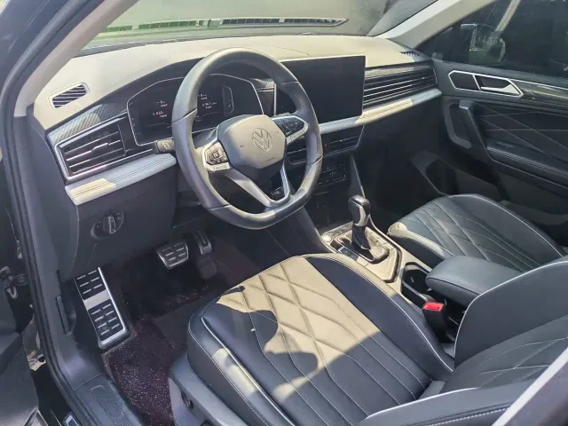 Volkswagen Tiguan L — Фото автомобиля 8