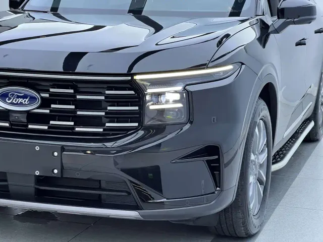Ford Edge — Фото автомобиля 2