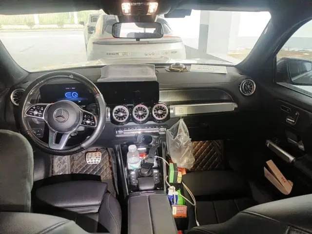 Mercedes-Benz EQB — Фото автомобиля 12
