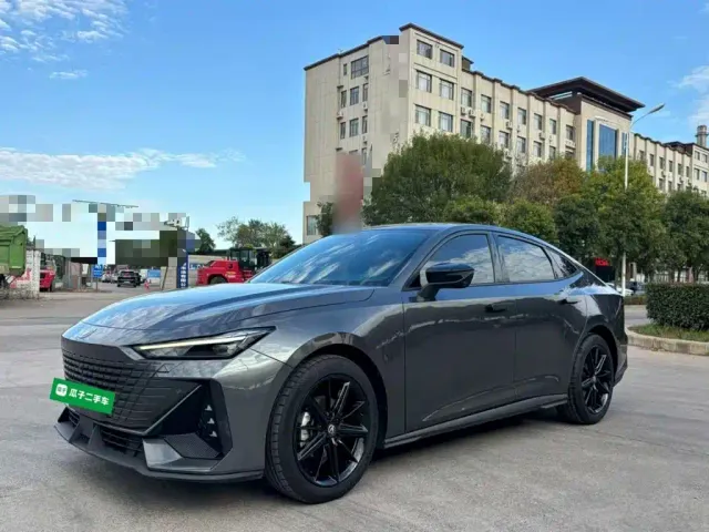 Фотография автомобиля — Changan UNI-V