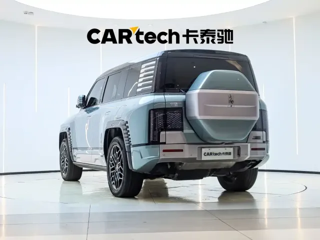 BYD U8 — Фото автомобиля 5