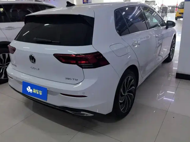 Volkswagen Golf — Фото автомобиля 3