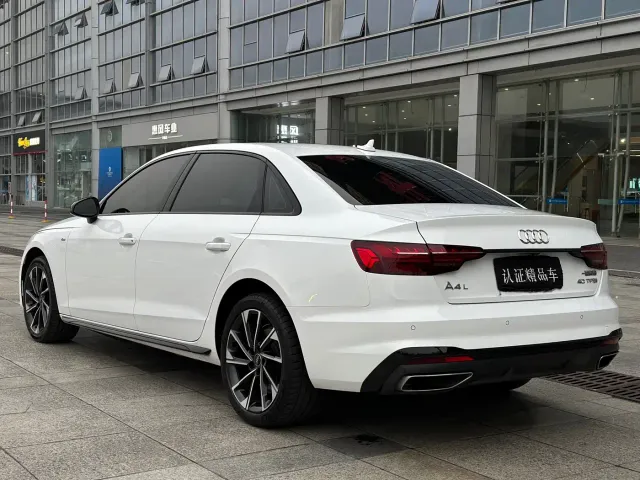 Audi A4L — Фото автомобиля 5