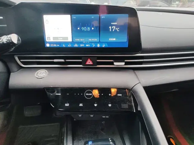 Hyundai Elantra — Фото автомобиля 12