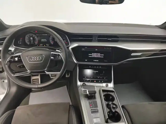 Audi A7L — Фото автомобиля 14