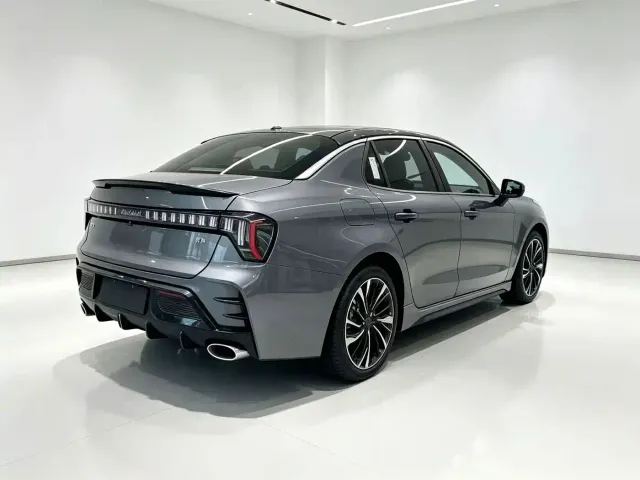 Lynk & Co 03 — Фото автомобиля 7