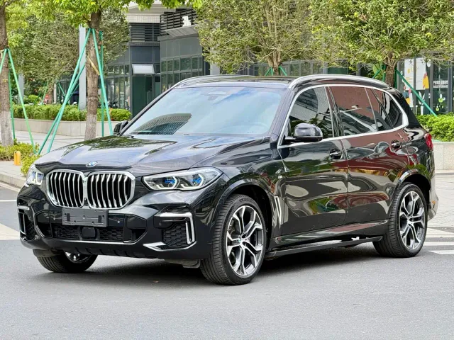 Фотография автомобиля — BMW X5