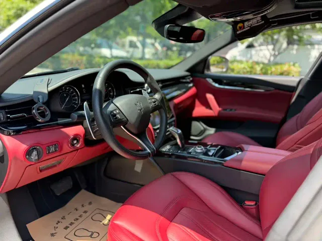 Maserati Quattroporte — Фото автомобиля 8