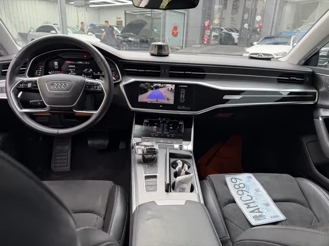 Audi A7L — Фото автомобиля 6
