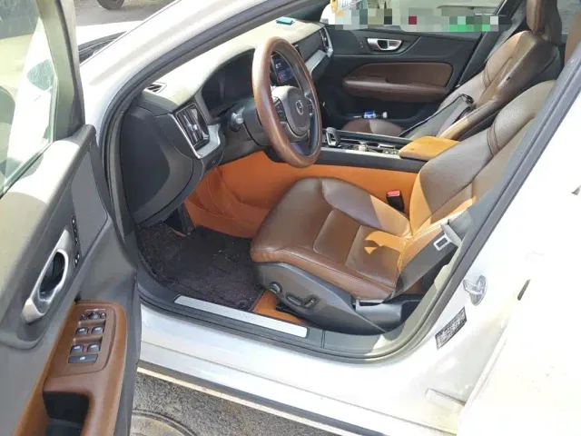 Volvo S60 — Фото автомобиля 7