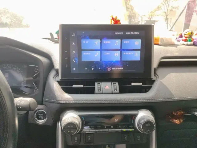 Toyota RAV4 — Фото автомобиля 14