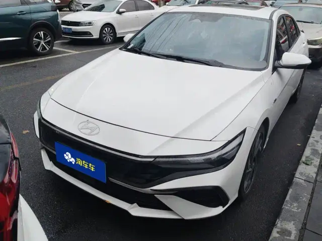 Hyundai Elantra — Фото автомобиля 2