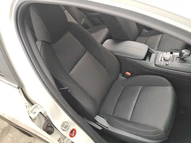 Mazda CX-30 EV — Фото автомобиля 24