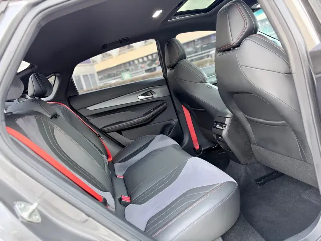 Geely Binrui — Фото автомобиля 11