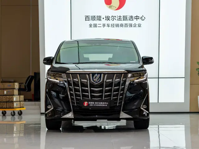 Toyota Alphard — Фото автомобиля 2