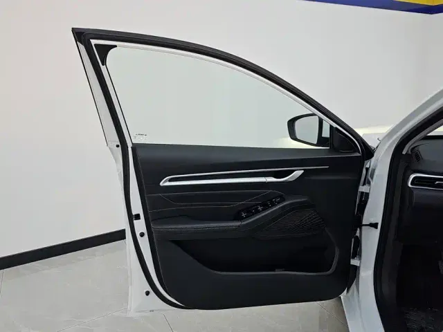 Geely Emgrand — Фото автомобиля 7