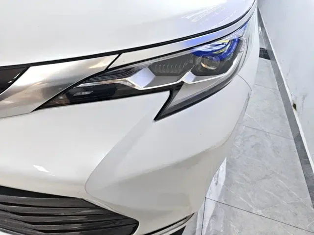Toyota Sienna — Фото автомобиля 23