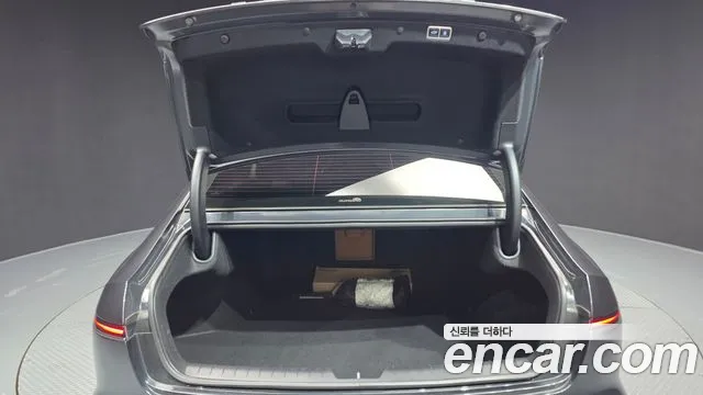 Hyundai Grandeur Grandeur (GN7) 2.5 Бензин 2WD — Фото автомобиля 17