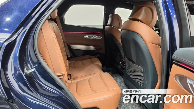 Genesis GV70 — Фото автомобиля 17