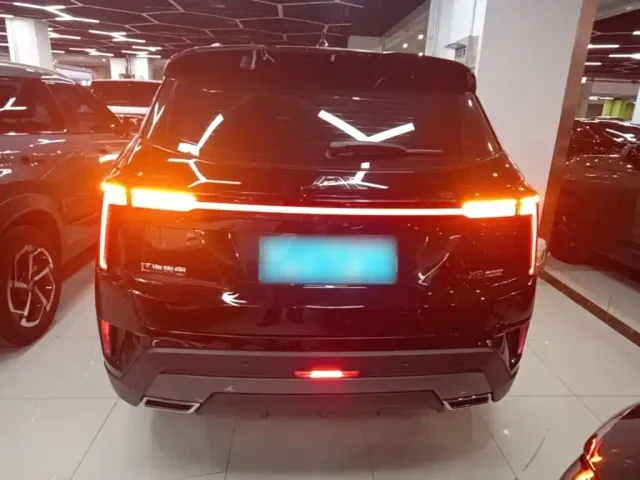 JAC Motors JAC X8 PLUS — Фото автомобиля 5