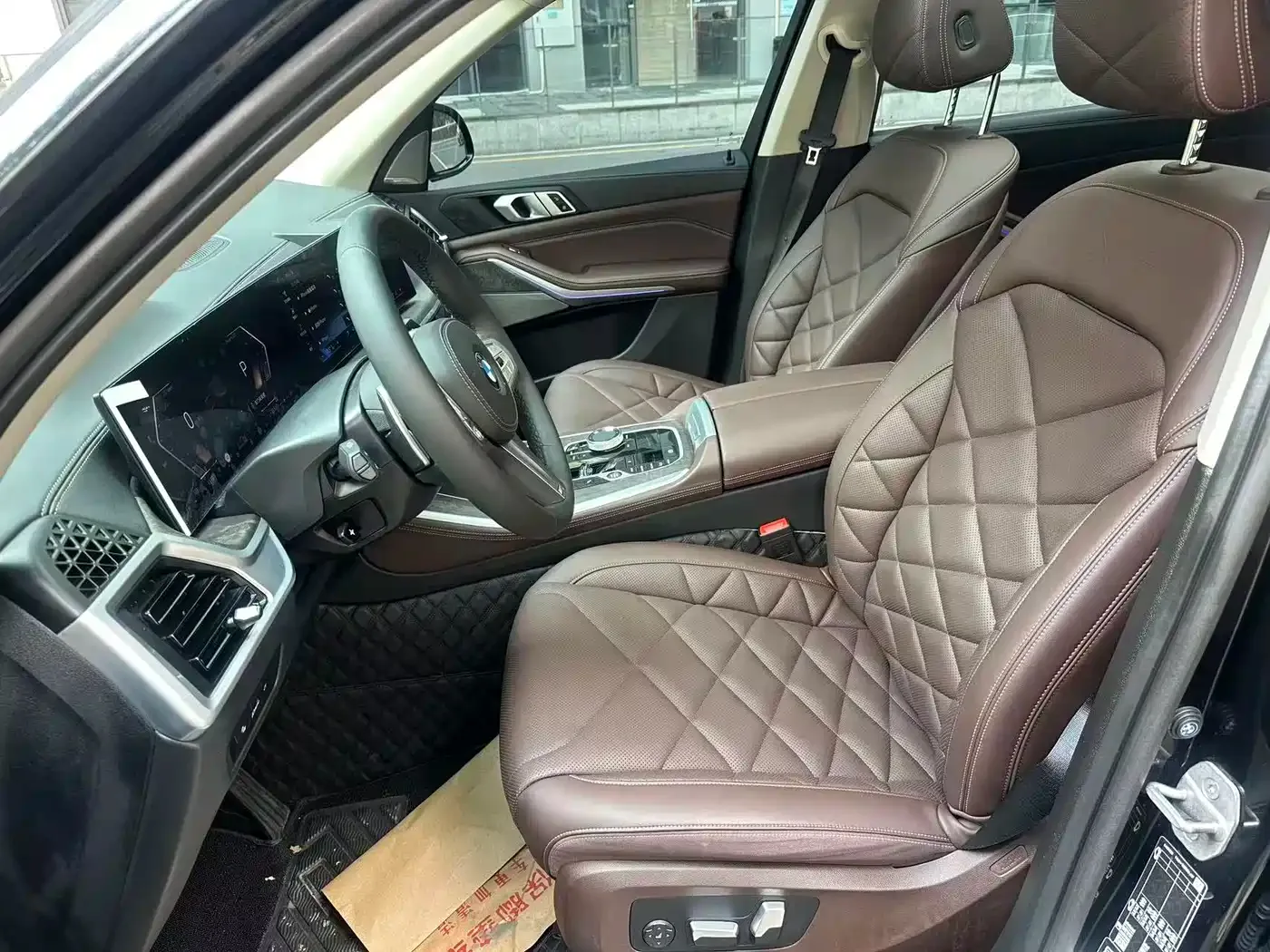 BMW BMW X5 2023 xDrive 30Li Premium M Sport Black Night Package — Фото автомобиля 5