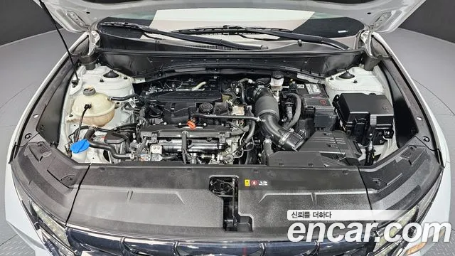 Hyundai Tucson Tucson (NX4) Бензин 1.6 турбо 2WD — Фото автомобиля 6