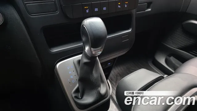 Hyundai Staria Staria L3.5 Школьный автобус — Фото автомобиля 9