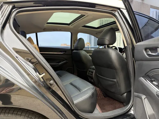 Nissan Teana — Фото автомобиля 12