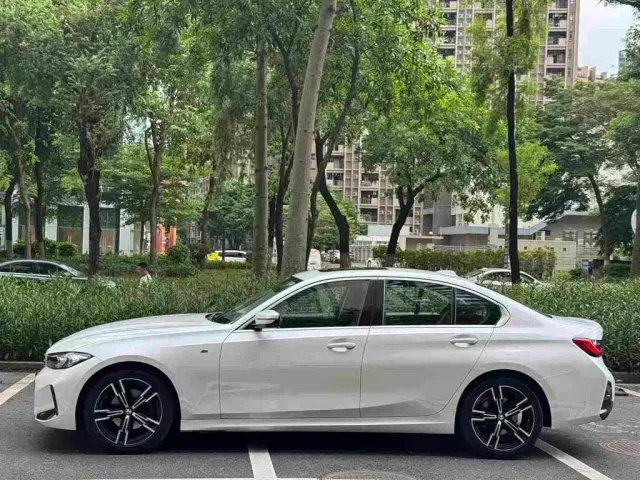 BMW 3 Series — Фото автомобиля 2