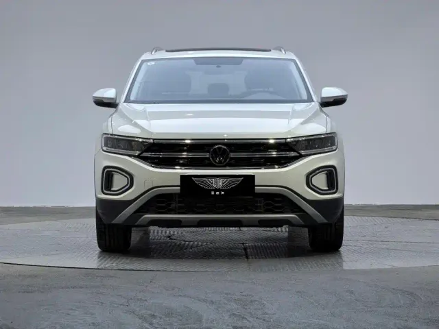 Volkswagen T-Roc — Фото автомобиля 2
