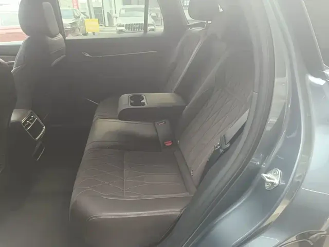 Geely Xingyue L — Фото автомобиля 12