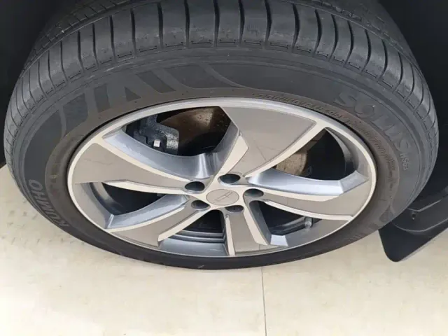 Geely Haoyue L — Фото автомобиля 22