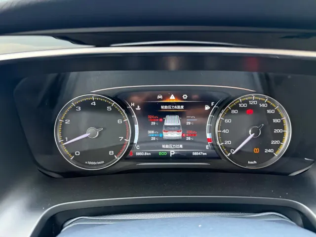 GAC Trumpchi M8 — Фото автомобиля 12