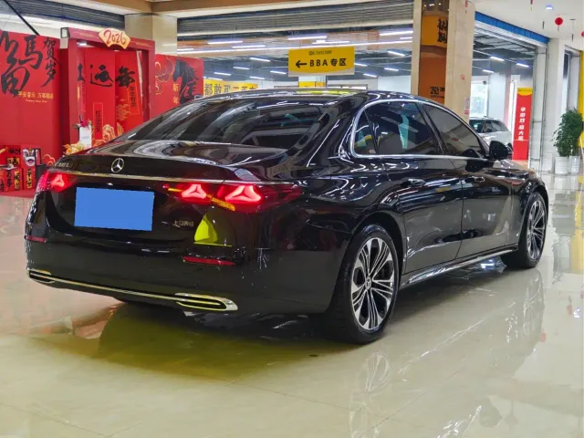 Mercedes-Benz E-Class — Фото автомобиля 9