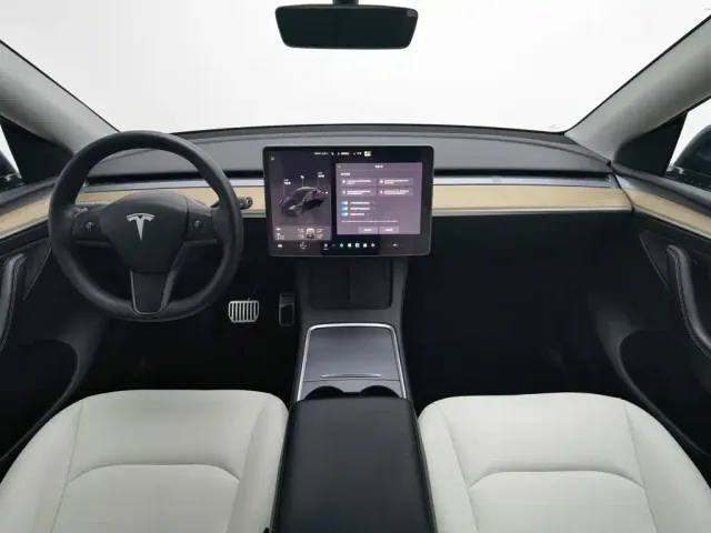 Tesla Model Y — Фото автомобиля 5