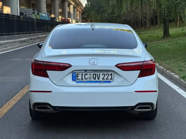 Honda Inspire — Фото автомобиля 3