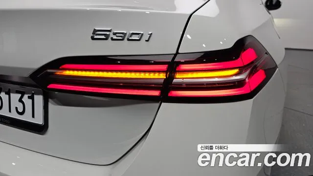 BMW 5-Series — Фото автомобиля 21
