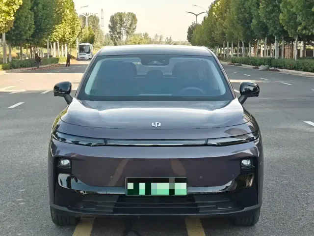 Leapmotor B10 — Фото автомобиля 2