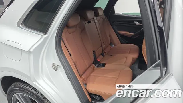 Audi Q5 45 TFSI quattro Premium — Фото автомобиля 11