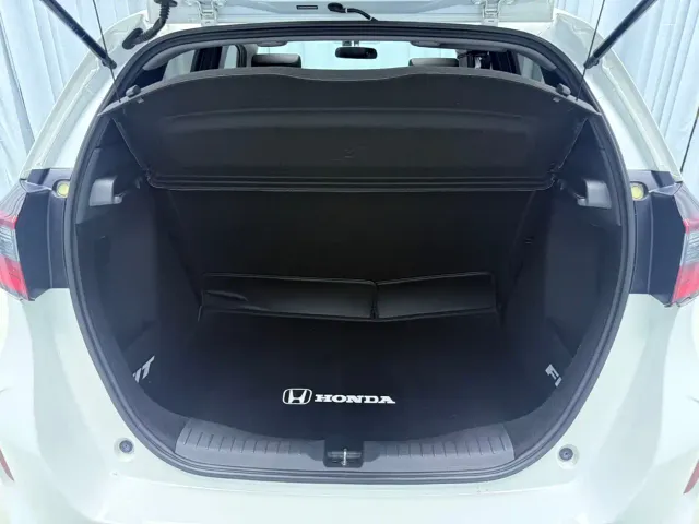 Honda Fit — Фото автомобиля 10