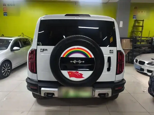 BYD FangChengBao Leopard 5 — Фото автомобиля 5