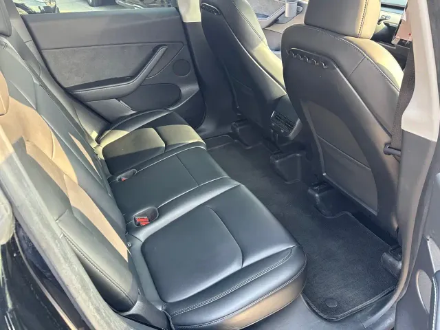Tesla Model Y — Фото автомобиля 7