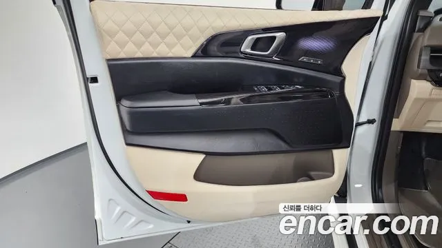 Kia Carnival Generation 4 — Фото автомобиля 13