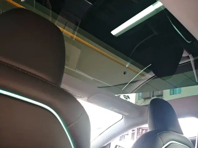 Tesla Model 3 — Фото автомобиля 17