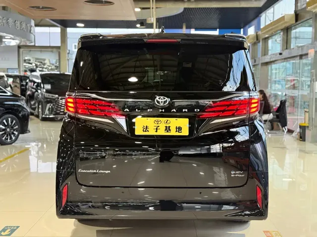 Toyota Alphard — Фото автомобиля 26