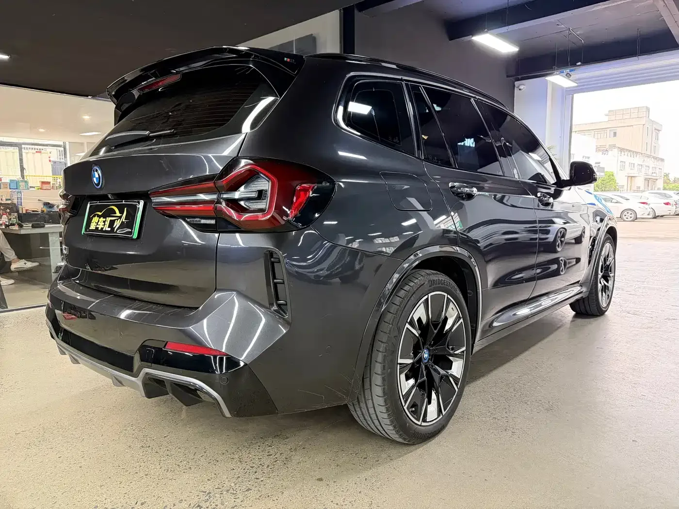 BMW BMW iX3 2022 Leading Edition — Фото автомобиля 13
